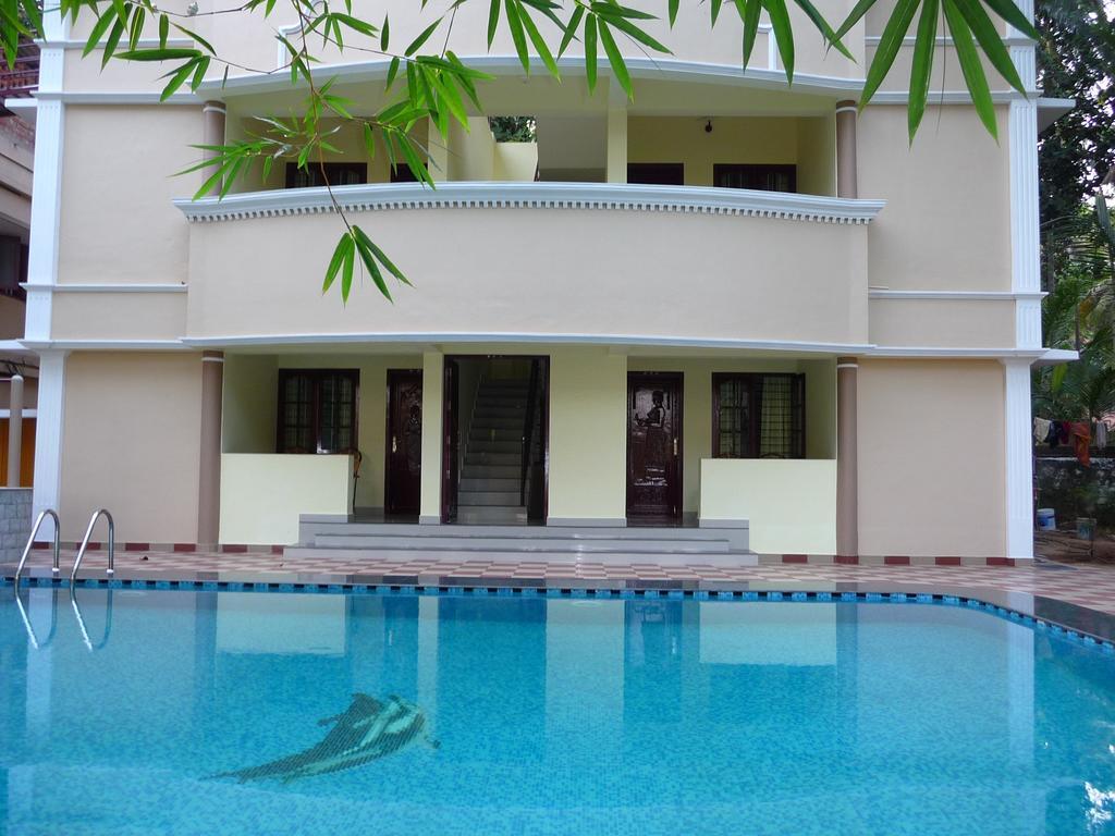 Ganesh Ayurveda Holiday Home Bed And Breakfast Kovalam Esterno foto