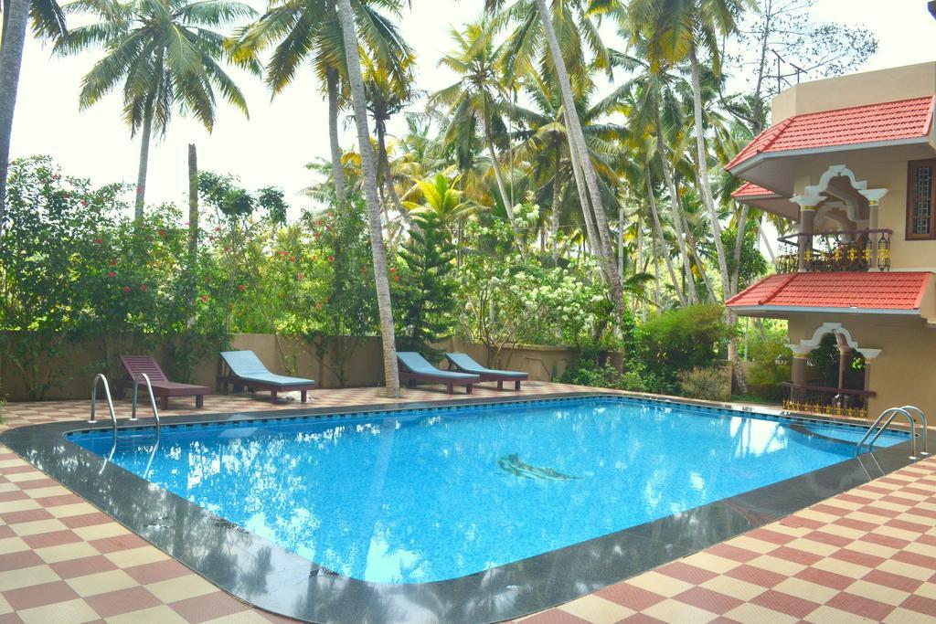 Ganesh Ayurveda Holiday Home Bed And Breakfast Kovalam Esterno foto