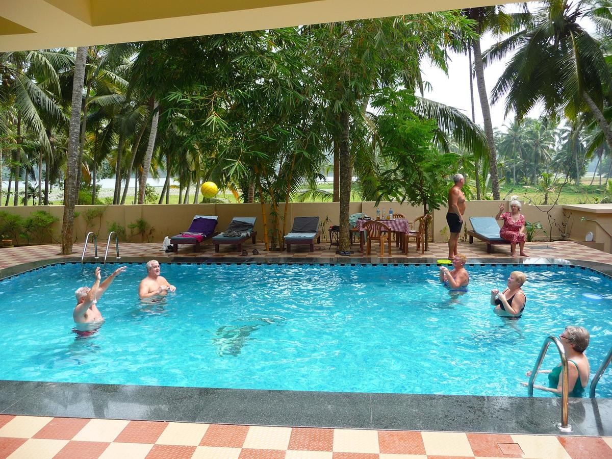 Ganesh Ayurveda Holiday Home Bed And Breakfast Kovalam Esterno foto
