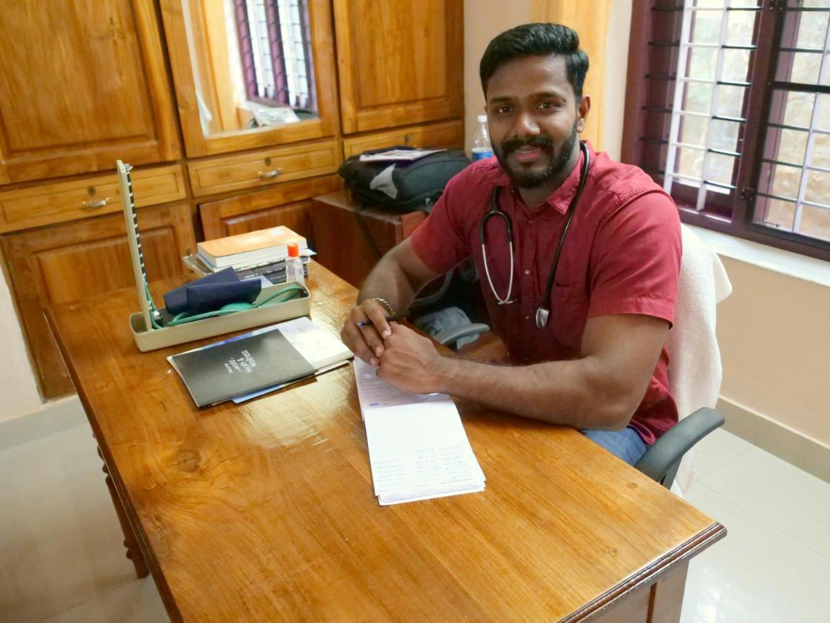 Ganesh Ayurveda Holiday Home Bed And Breakfast Kovalam Esterno foto